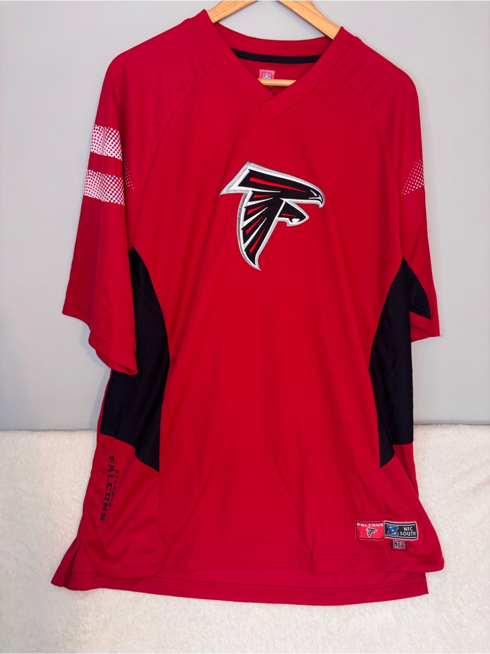 Atlanta Falcons Red NFL Team Jersey with Team Logo Size XL